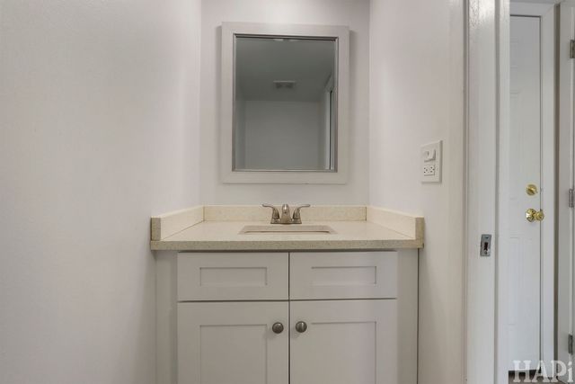 642 Whalom Lane 12-A, Schaumburg, IL 60173