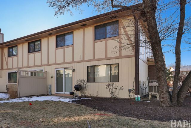 642 Whalom Lane 12-A, Schaumburg, IL 60173