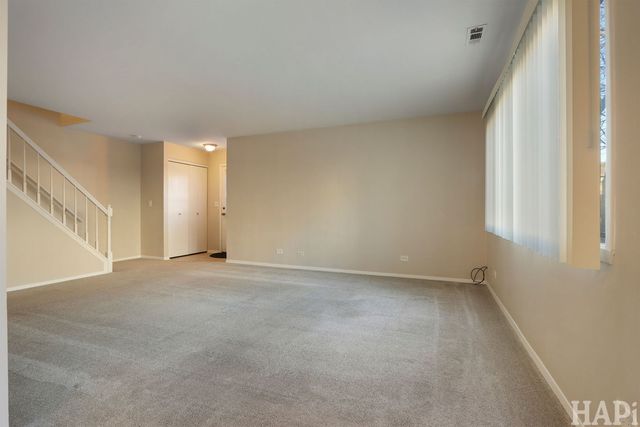 642 Whalom Lane 12-A, Schaumburg, IL 60173