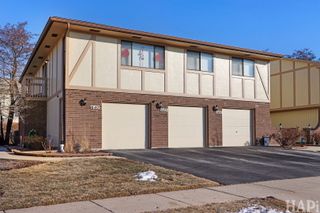 642 Whalom Lane 12-A, Schaumburg, IL 60173