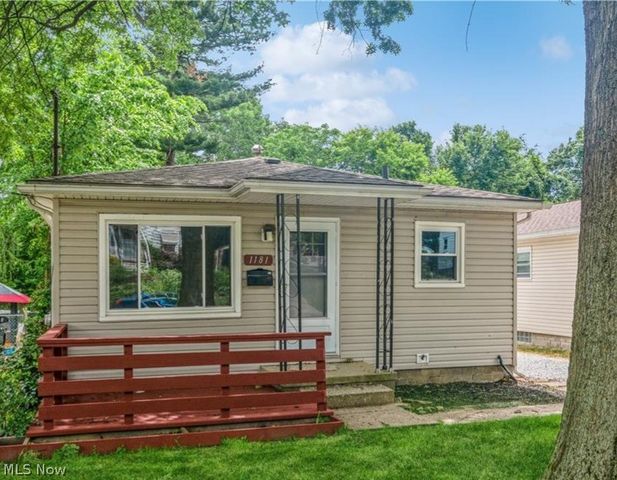 1181 Easton Drive, Akron, OH 44310