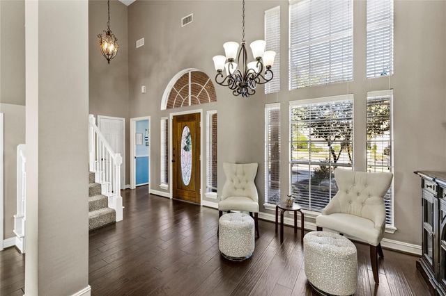 100 April Waters Drive N, Montgomery, TX 77356