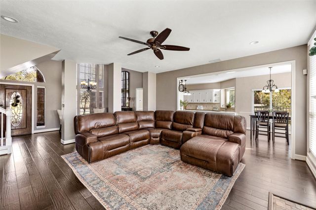 100 April Waters Drive N, Montgomery, TX 77356