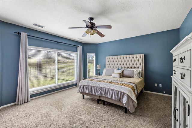 100 April Waters Drive N, Montgomery, TX 77356