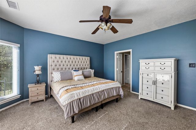 100 April Waters Drive N, Montgomery, TX 77356