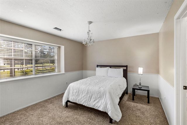 100 April Waters Drive N, Montgomery, TX 77356