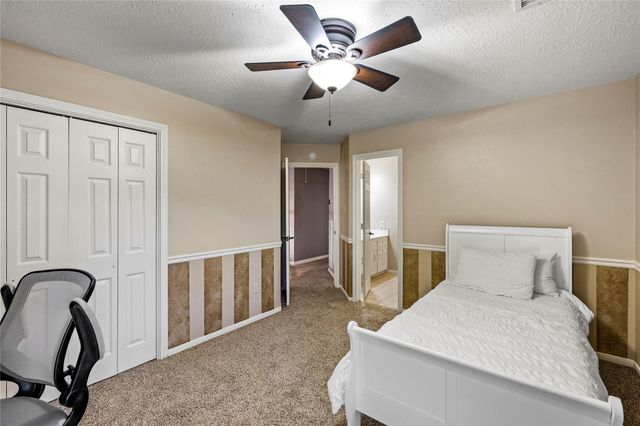 100 April Waters Drive N, Montgomery, TX 77356