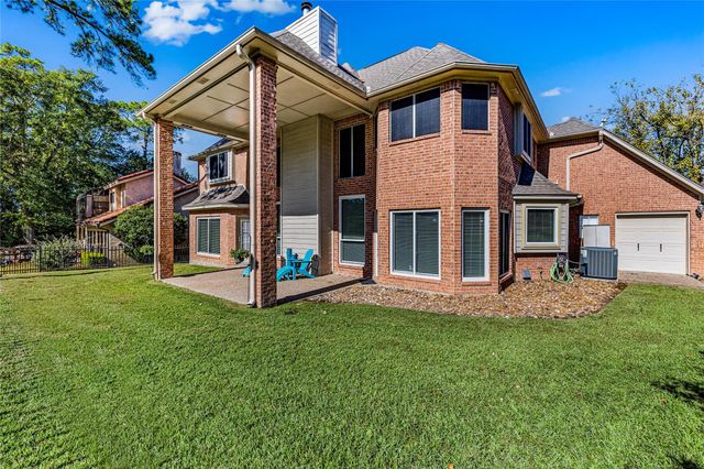 100 April Waters Drive N, Montgomery, TX 77356