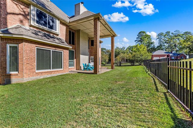 100 April Waters Drive N, Montgomery, TX 77356