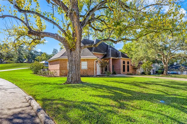 100 April Waters Drive N, Montgomery, TX 77356