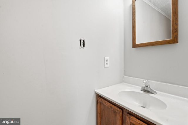 25-A S BERLIN PIKE, Lovettsville, VA 20180