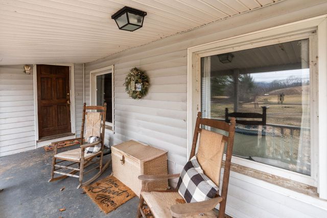 503 AUGUSTA AVE, Grottoes, VA 24441