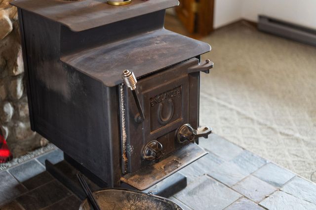 503 AUGUSTA AVE, Grottoes, VA 24441