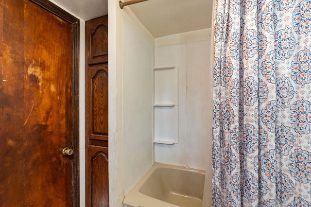 503 AUGUSTA AVE, Grottoes, VA 24441