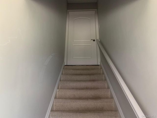 15 Juniper Road 2nd Fl, Port Washington, NY 11050
