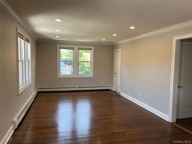 15 Juniper Road 2nd Fl, Port Washington, NY 11050