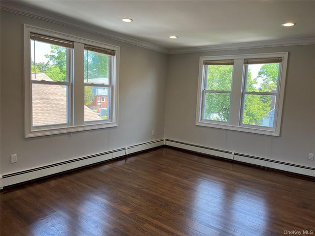 15 Juniper Road 2nd Fl, Port Washington, NY 11050