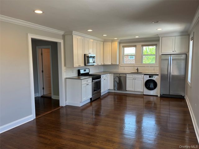 15 Juniper Road 2nd Fl, Port Washington, NY 11050