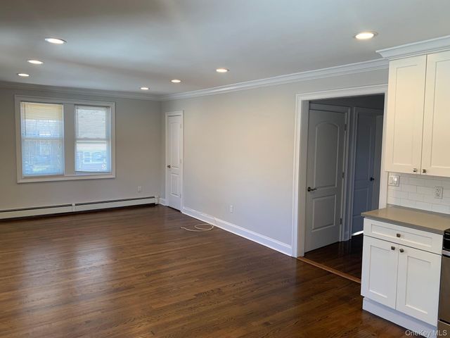 15 Juniper Road 2nd Fl, Port Washington, NY 11050