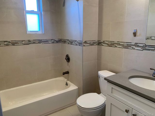15 Juniper Road 2nd Fl, Port Washington, NY 11050