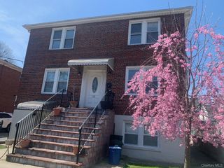 15 Juniper Road 2nd Fl, Port Washington, NY 11050