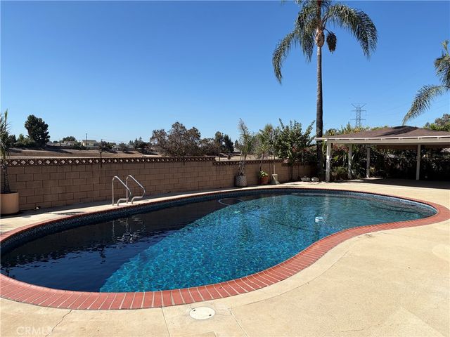 1742 La Mesa Oaks, San Dimas, CA 91773