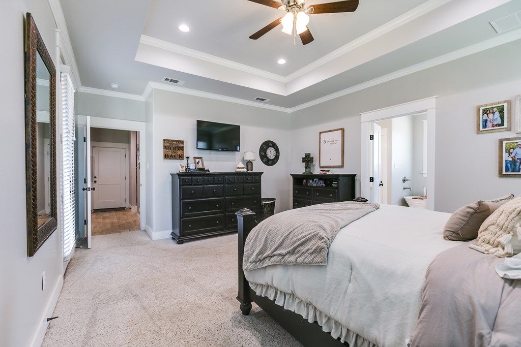 Image 17 of property listing at 5926 Bridlewood Court, San Angelo, TX 76904