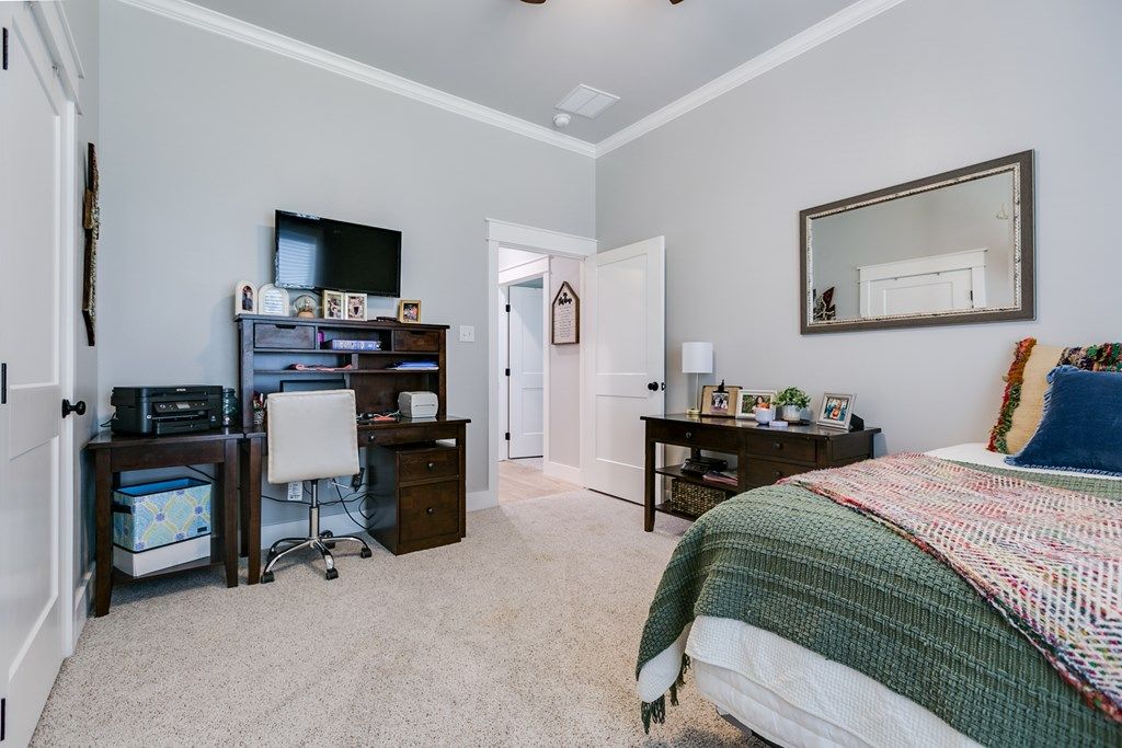 Image 32 of property listing at 5926 Bridlewood Court, San Angelo, TX 76904