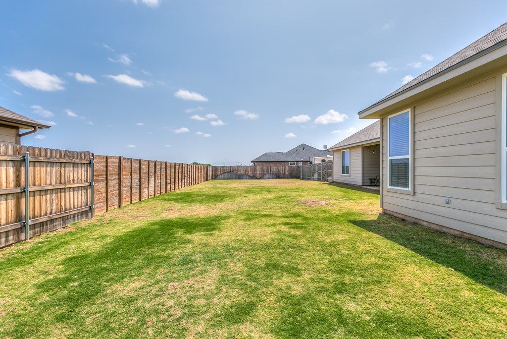 Image 38 of property listing at 5926 Bridlewood Court, San Angelo, TX 76904