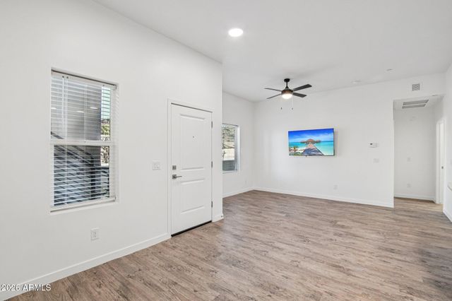 3021 W WILLIAMS Drive A201, Phoenix, AZ 85027