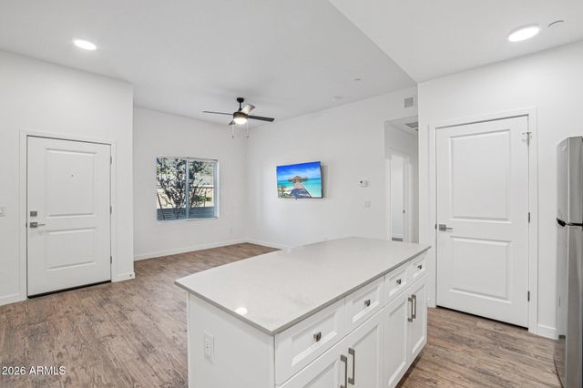 3021 W WILLIAMS Drive A201, Phoenix, AZ 85027