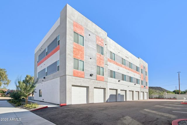 3021 W WILLIAMS Drive A201, Phoenix, AZ 85027