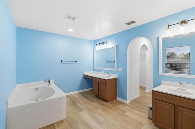 121 FESTIVE COURT, Chuluota, FL 32766