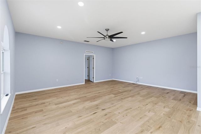 121 FESTIVE COURT, Chuluota, FL 32766