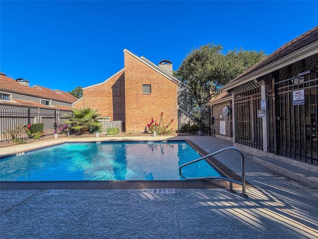 6601 Sands Point Drive 48, Houston, TX 77074