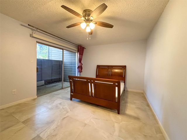 6601 Sands Point Drive 48, Houston, TX 77074