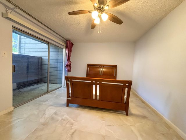 6601 Sands Point Drive 48, Houston, TX 77074