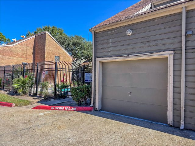 6601 Sands Point Drive 48, Houston, TX 77074