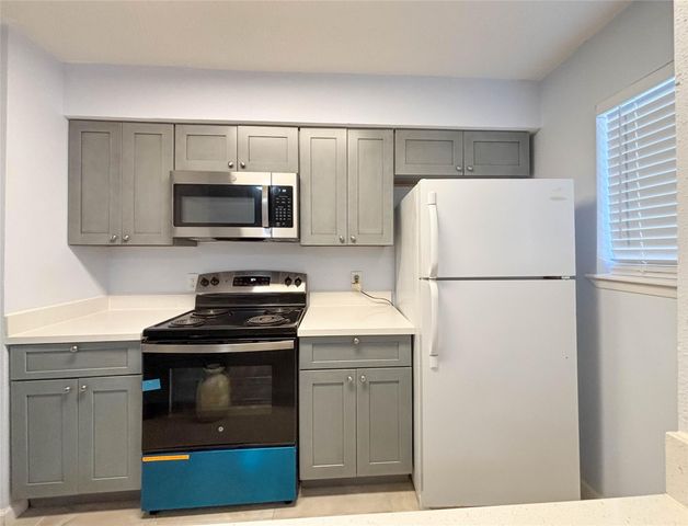 6601 Sands Point Drive 48, Houston, TX 77074