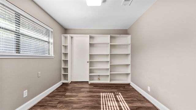 1017 Howard Lane, Bellaire, TX 77401