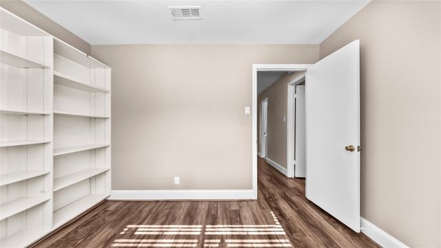 1017 Howard Lane, Bellaire, TX 77401