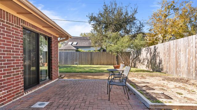 1017 Howard Lane, Bellaire, TX 77401