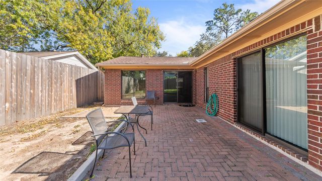 1017 Howard Lane, Bellaire, TX 77401