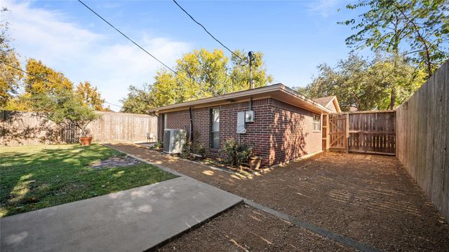 1017 Howard Lane, Bellaire, TX 77401