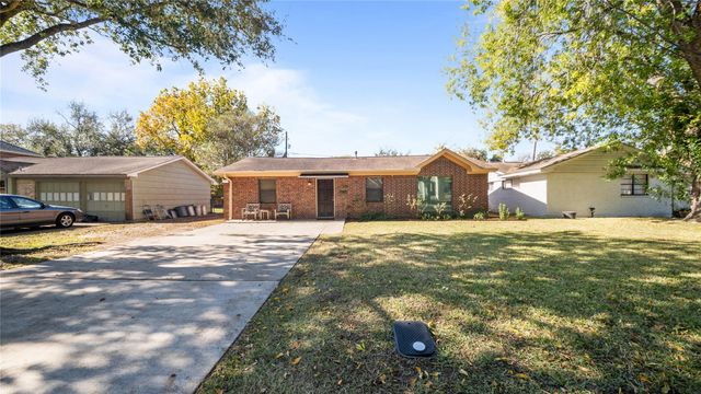 1017 Howard Lane, Bellaire, TX 77401