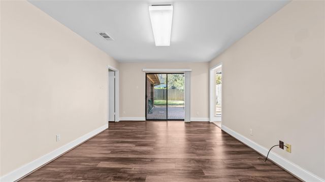 1017 Howard Lane, Bellaire, TX 77401