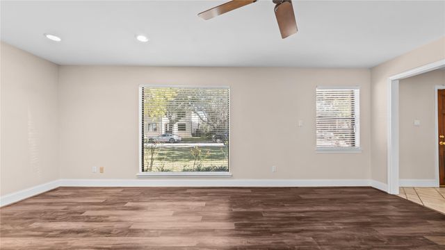 1017 Howard Lane, Bellaire, TX 77401