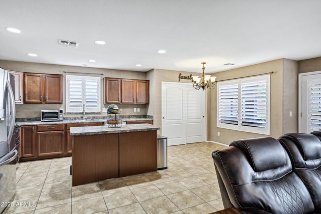 566 W LOVE Road, San Tan Valley, AZ 85143