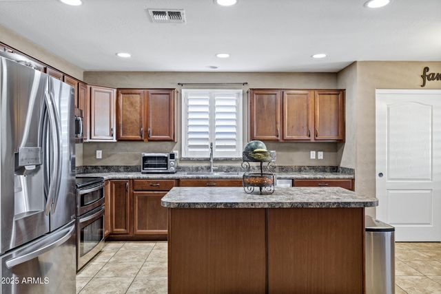 566 W LOVE Road, San Tan Valley, AZ 85143