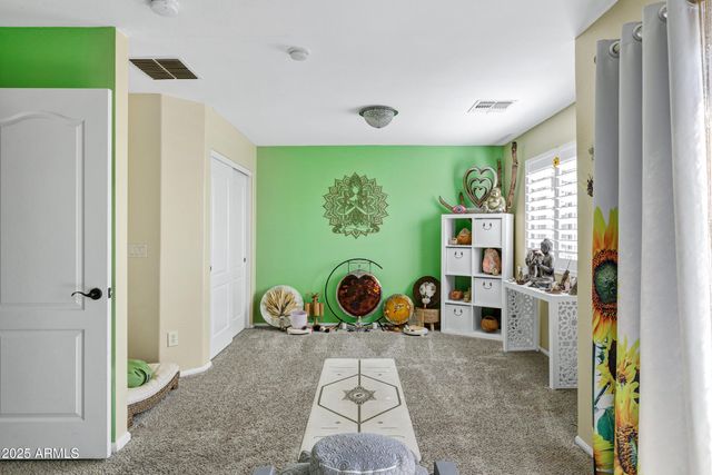 566 W LOVE Road, San Tan Valley, AZ 85143